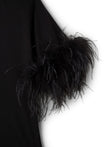 Abito T-shirt con Spalla Strutturata e Piume Staccabili