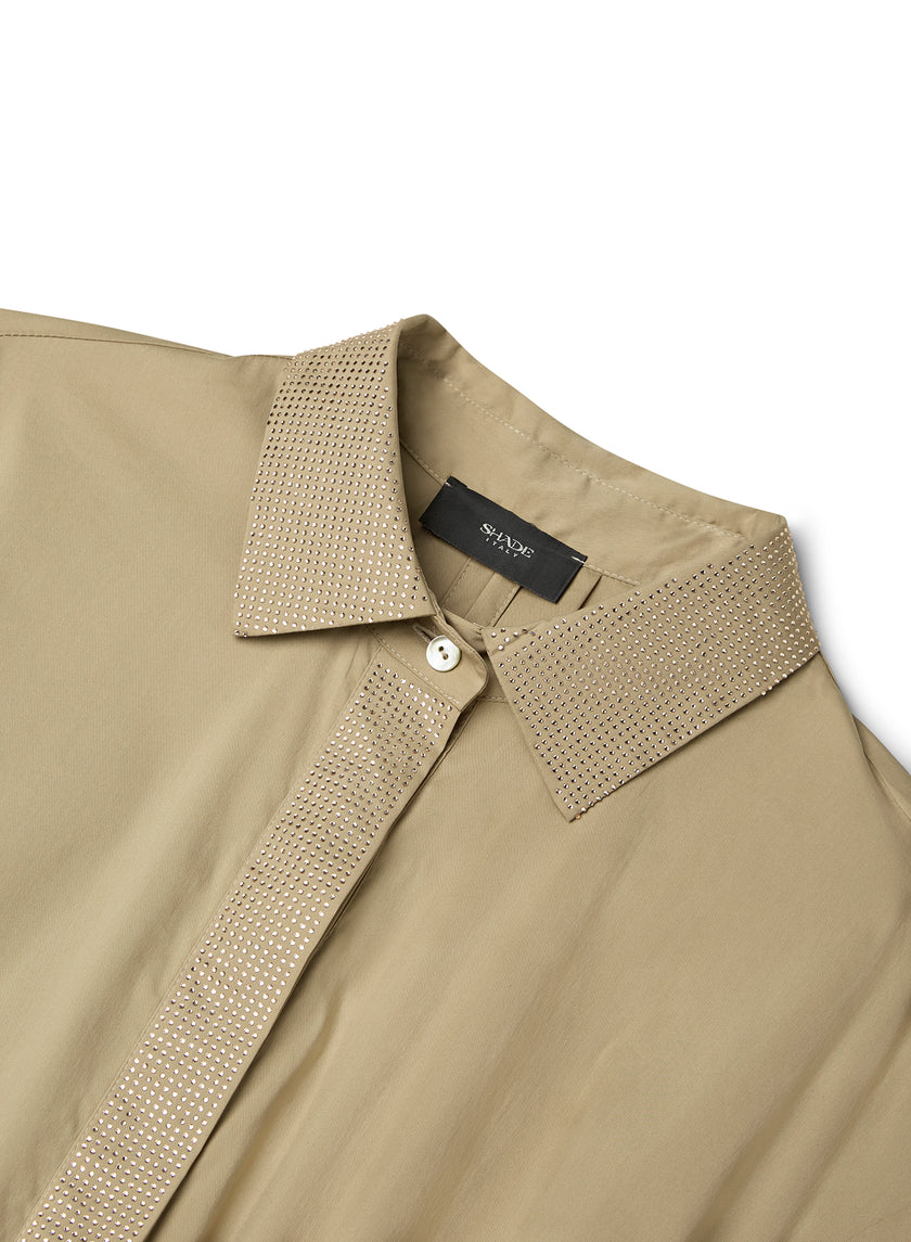 Abito lungo con collo e paramontura gioiello