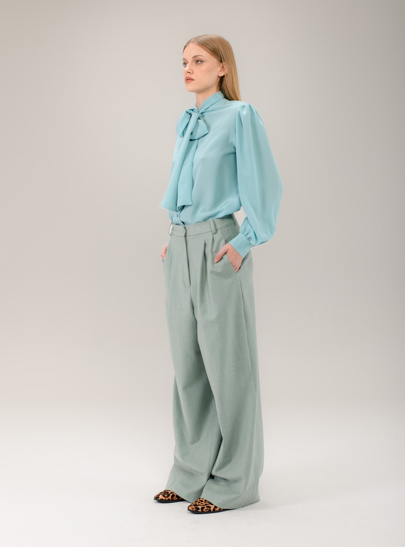 SHADE Italy - Pantalone gamba larga con pinces