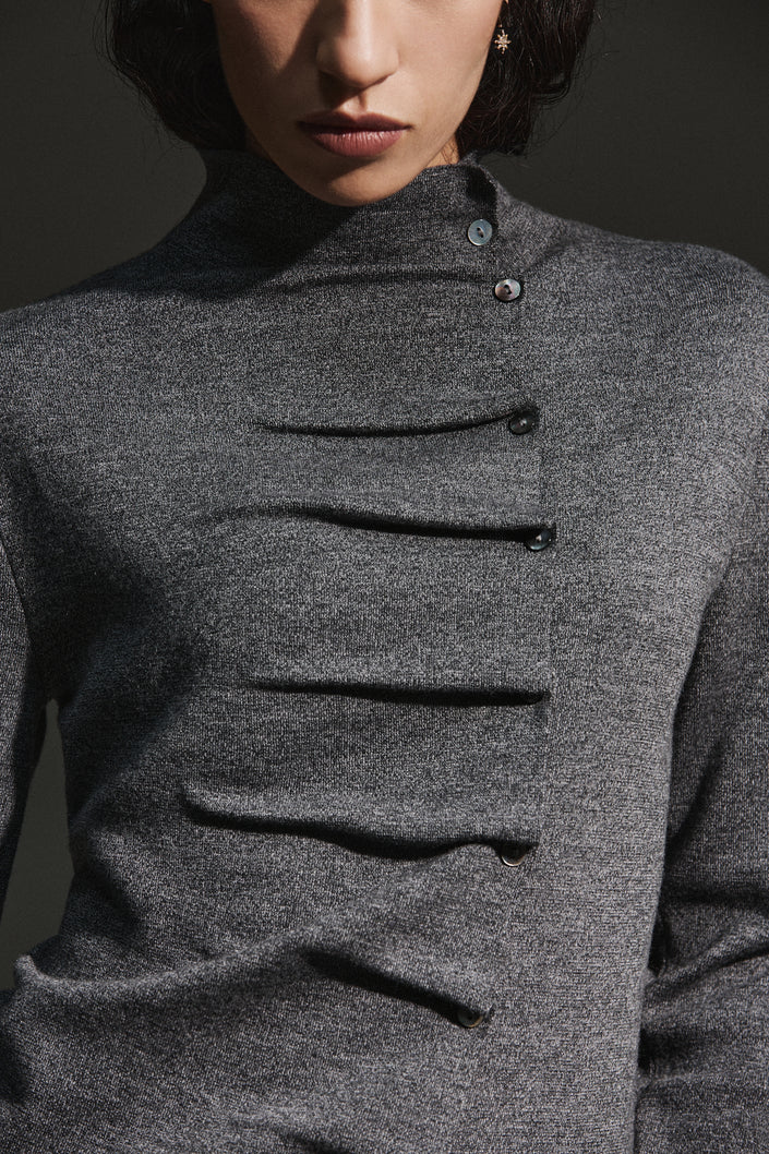 Maglia a collo alto con dettaglio drappeggiato