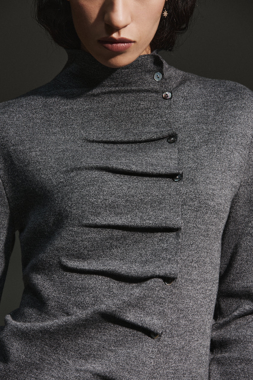 Maglia a collo alto con dettaglio drappeggiato