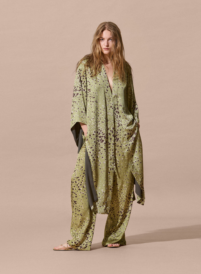 Kimono foderato in raso di viscosa stampa maculata