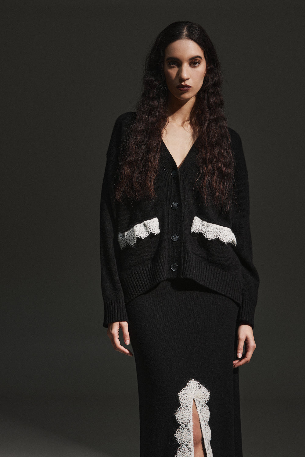 Cardigan in maglia con dettagli in pizzo di pura lana