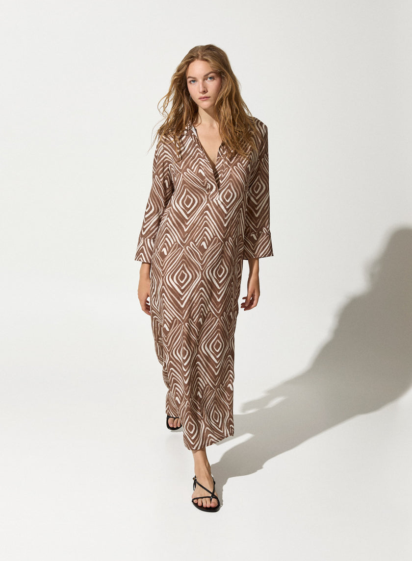 Caftano in lino e viscosa con stampa optical