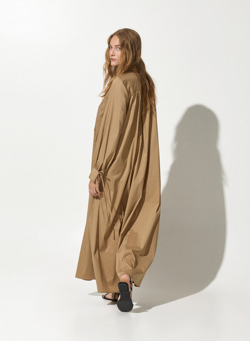 Abito Lungo con plastron luminoso