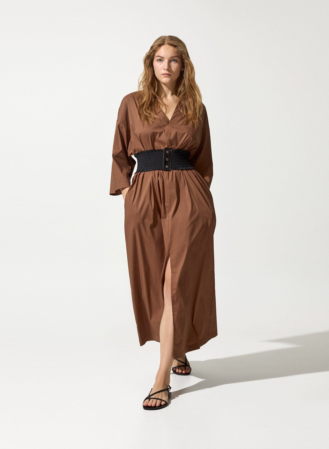 Abito midi con scollo a V e cintura elastica