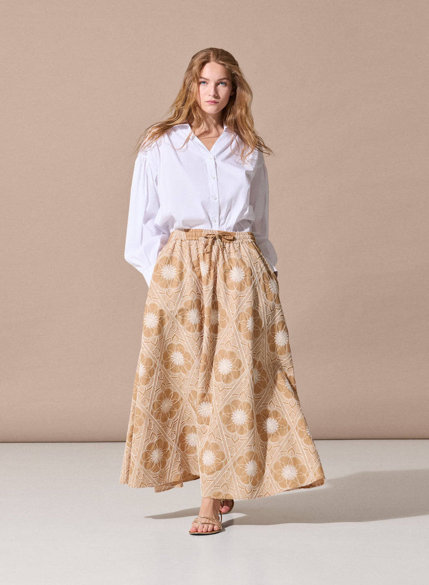 Gonna ampia in tessuto ricamato con coulisse in vita