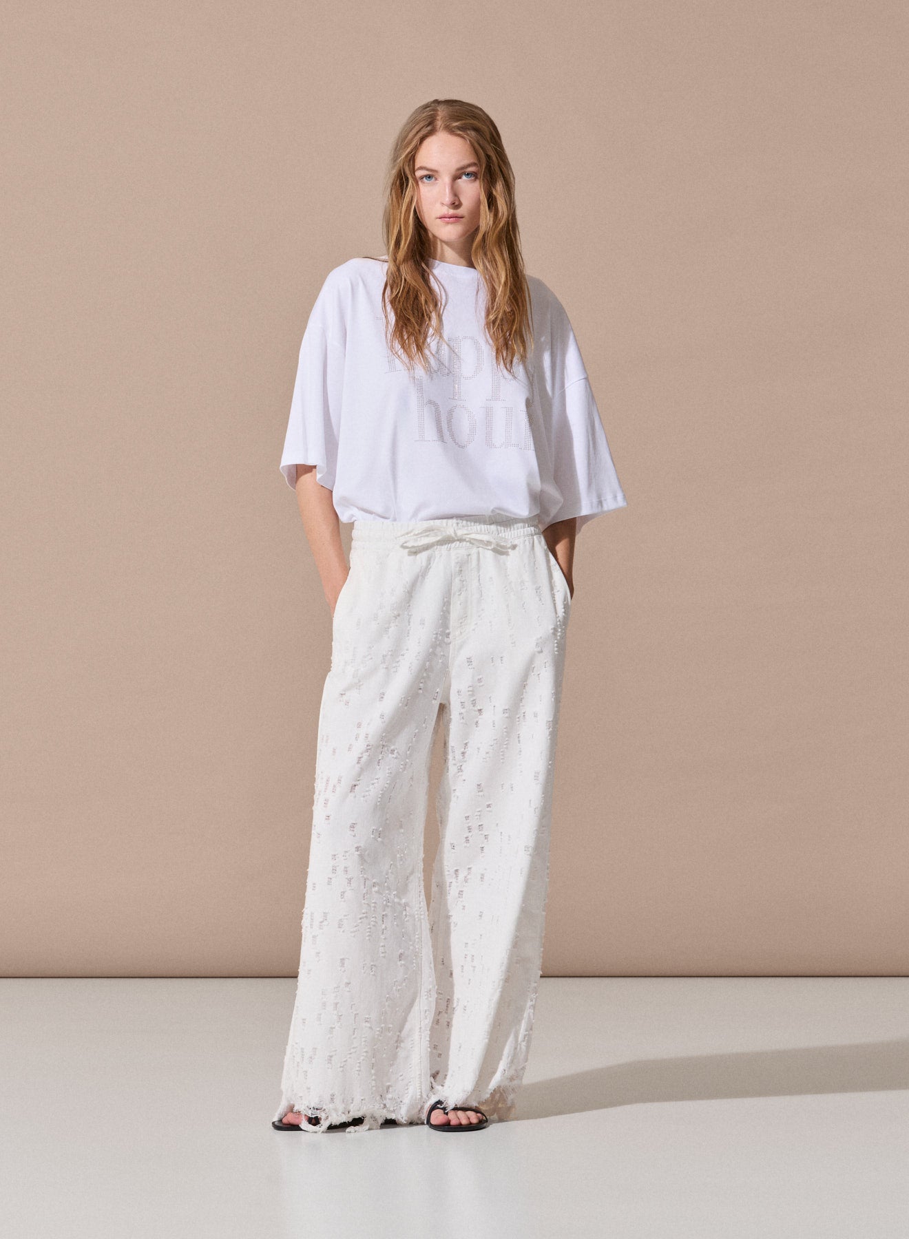 HAPPY HOUR – T-Shirt Oversize con Microstrass