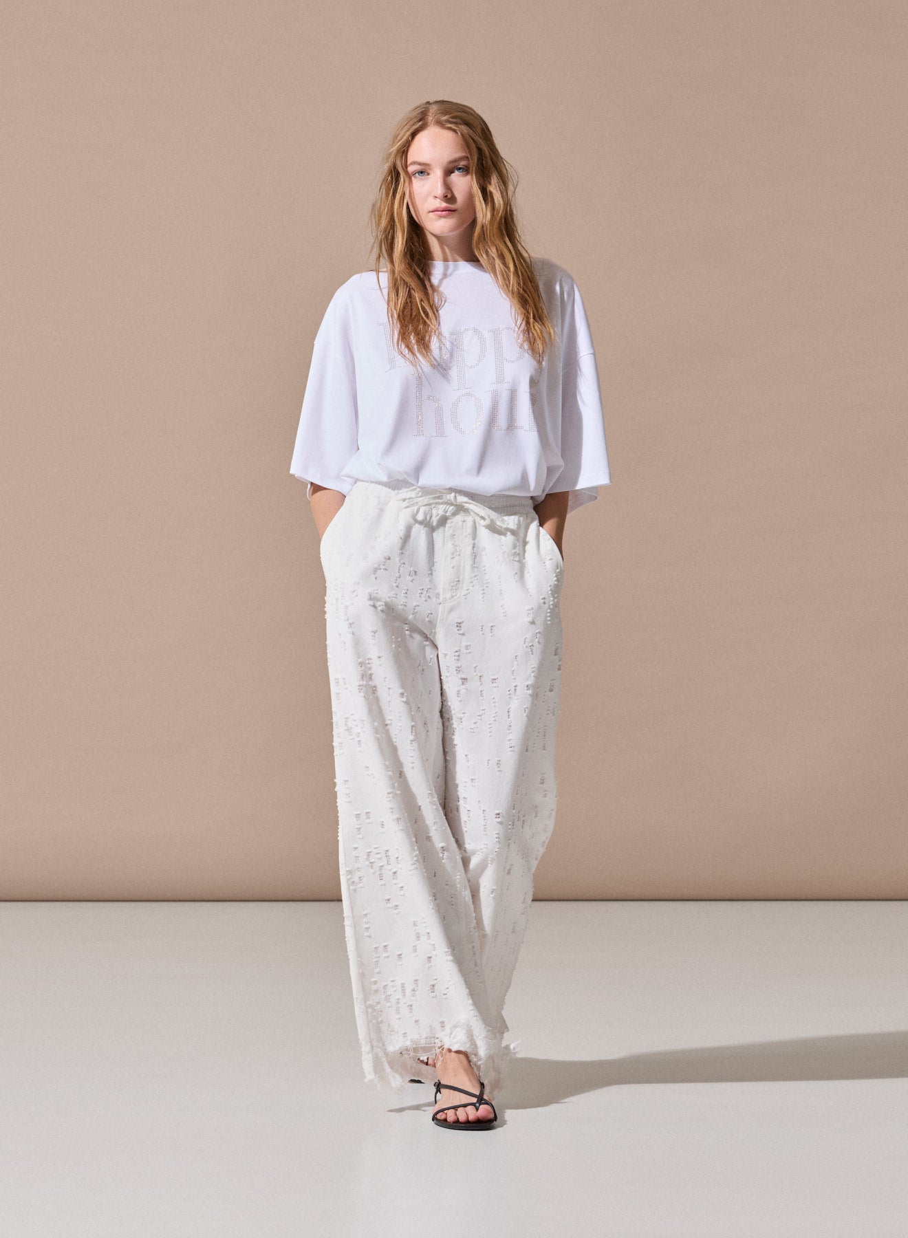 HAPPY HOUR – T-Shirt Oversize con Microstrass